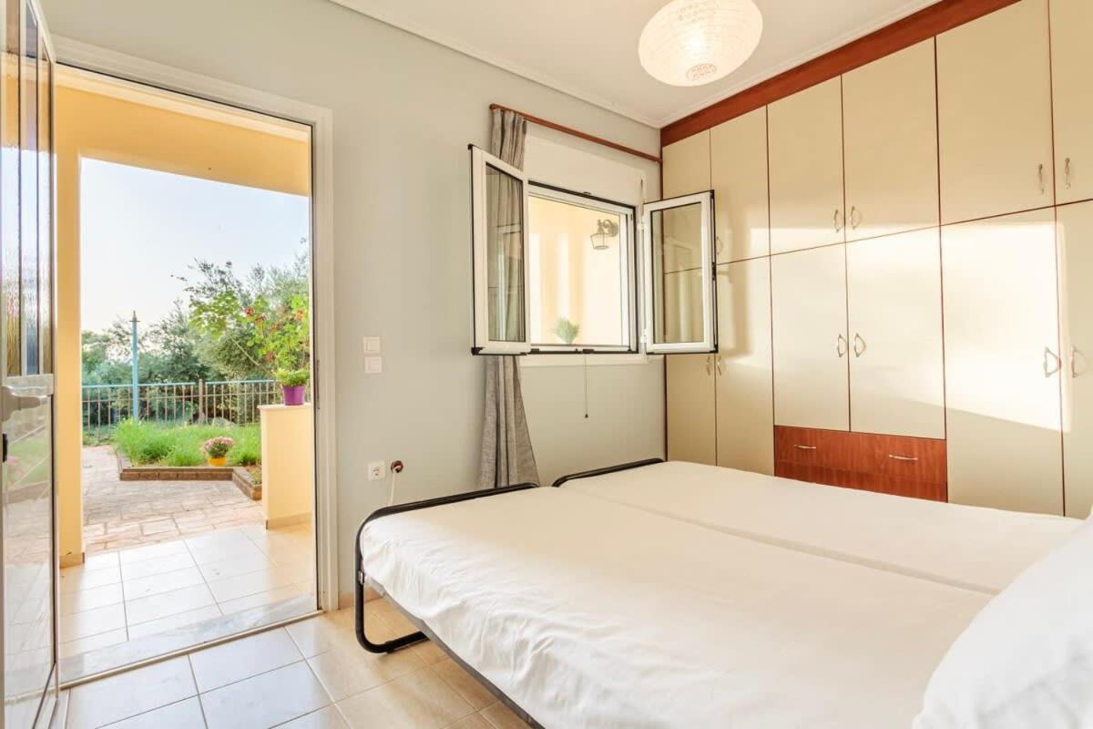 Seaview Terrace Haven-Perfect Location By The Sea Vila Calamata Exterior foto