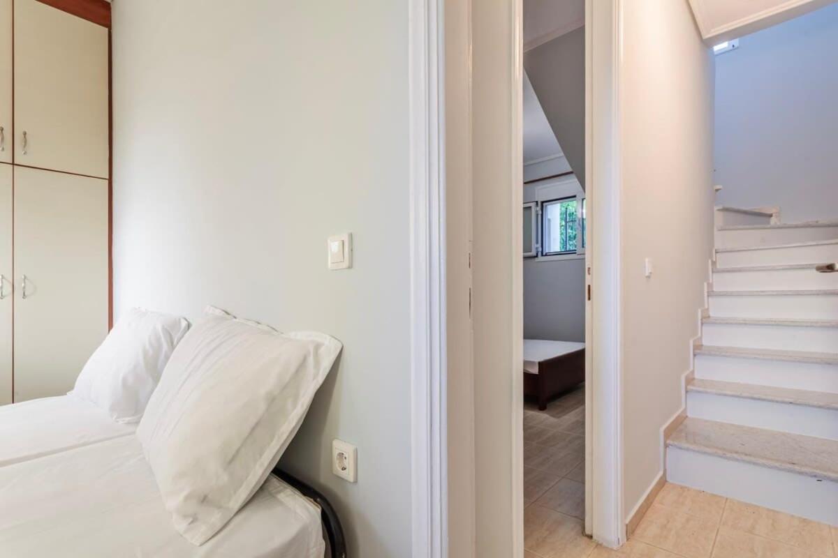 Seaview Terrace Haven-Perfect Location By The Sea Vila Calamata Exterior foto